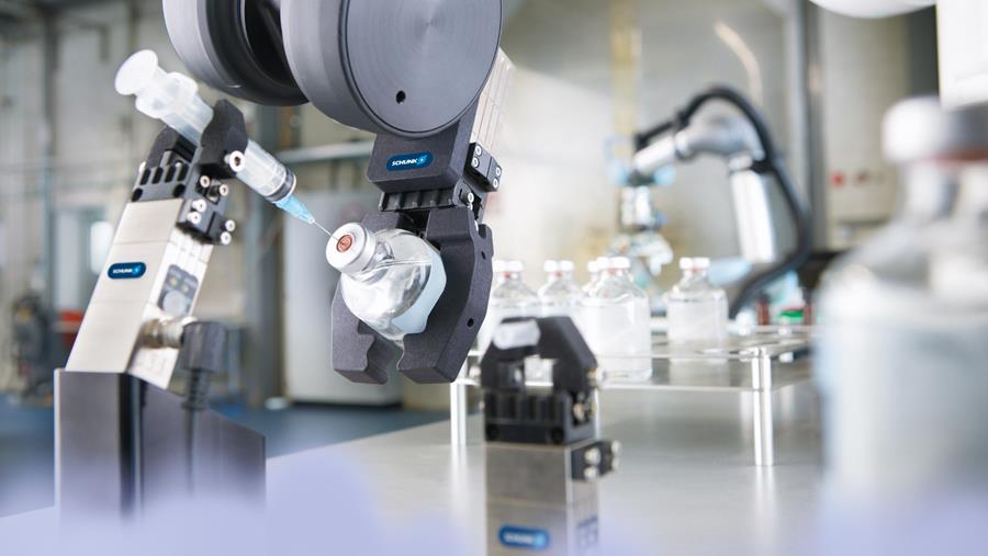 PETITE PAR LA TAILLE, GRANDE PAR L'ACTION - LA PINCE SCHUNK EGP