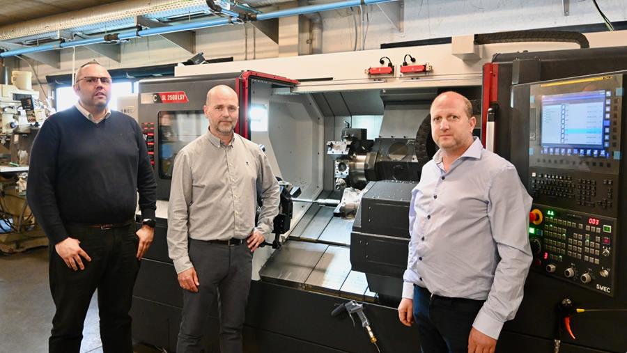 Un tour avec des mandrins haut de gamme