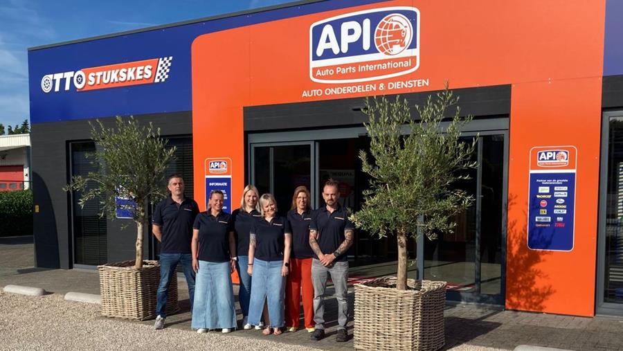 API Ottostukskes viert opening nieuwe winkel in Herenthout