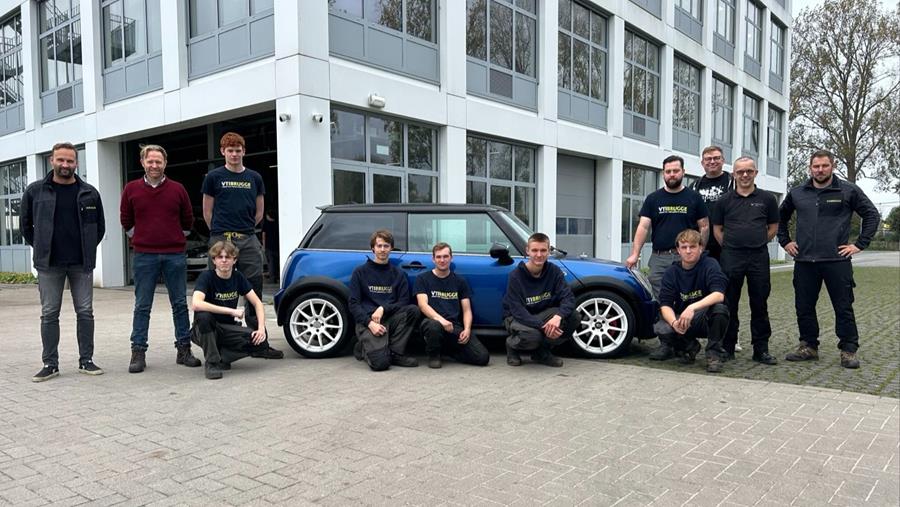 Lukt het leerlingen VTI Brugge om Mini op bier te laten rijden?
