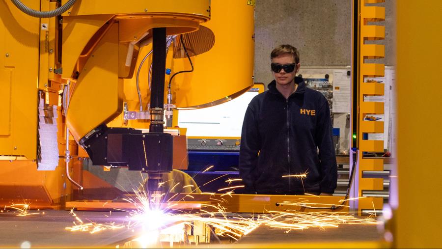 La machine de découpe plasma Microstep offre le meilleur des deux mondes